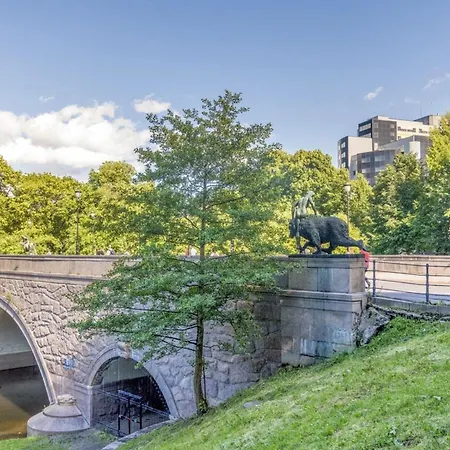 Modern In Shared With A Beautiful Private Balcony *